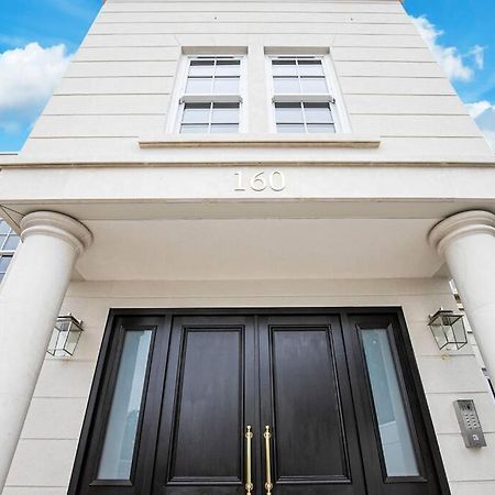 2Br Urban Vista Retreat Chcl F7 Chigwell Exterior foto