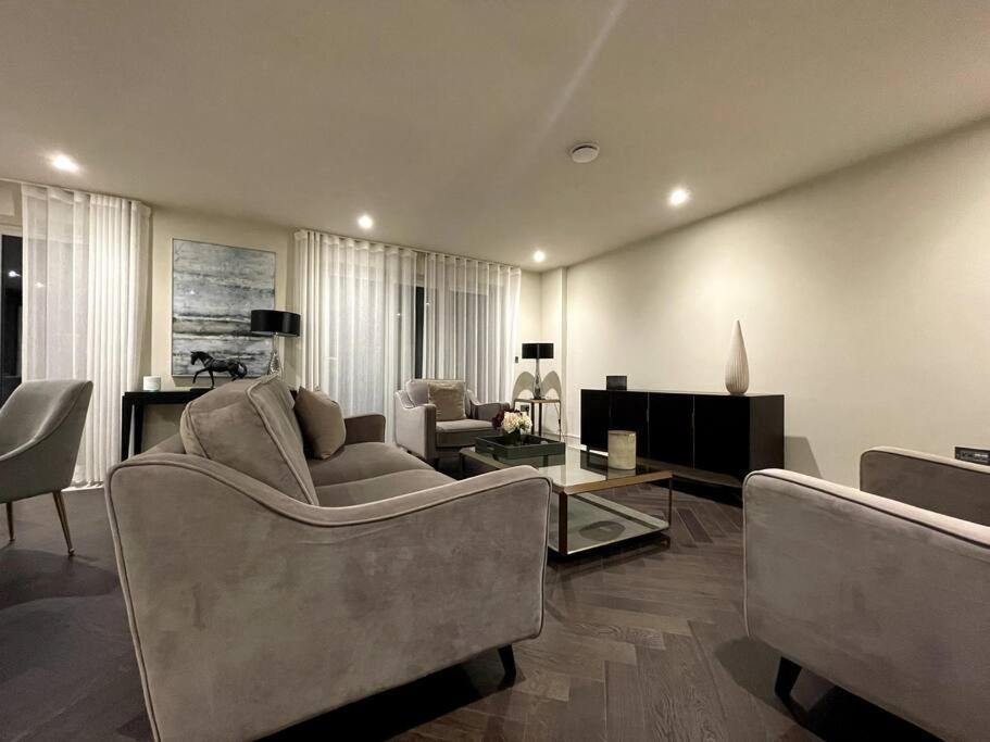 2Br Urban Vista Retreat Chcl F7 Chigwell Exterior foto