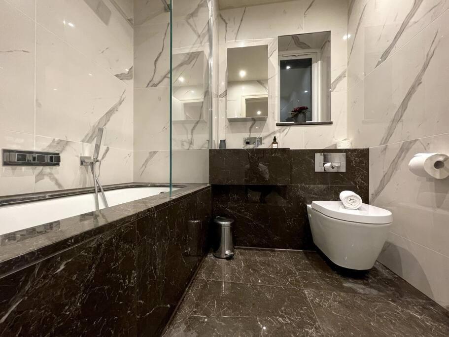 2Br Urban Vista Retreat Chcl F7 Chigwell Exterior foto