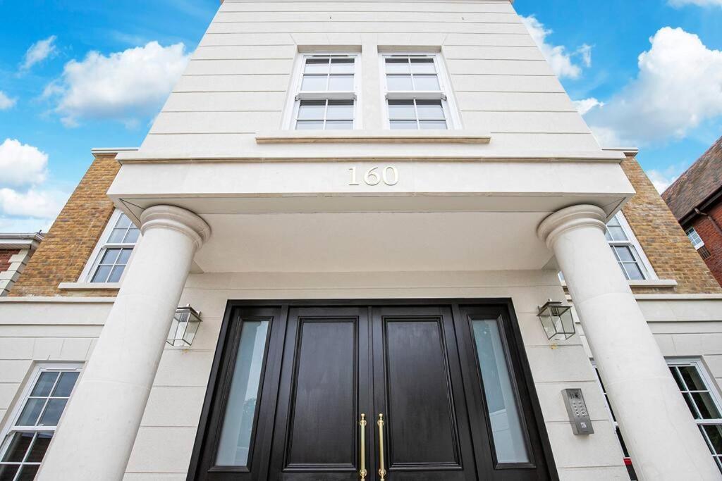 2Br Urban Vista Retreat Chcl F7 Chigwell Exterior foto