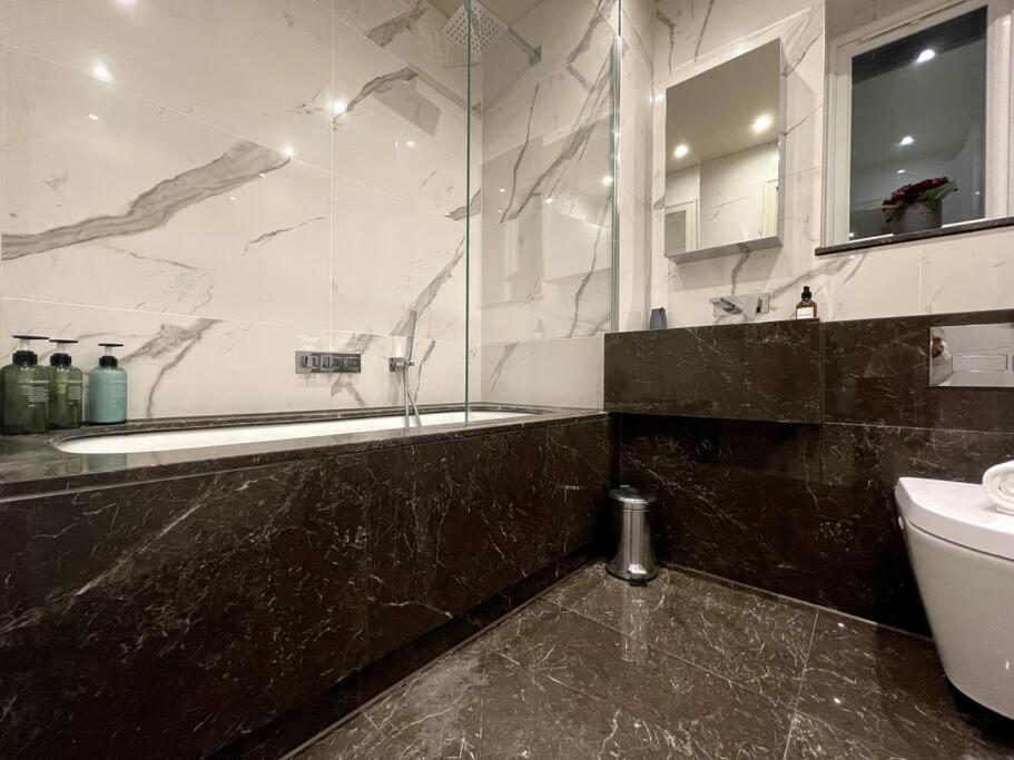 2Br Urban Vista Retreat Chcl F7 Chigwell Exterior foto