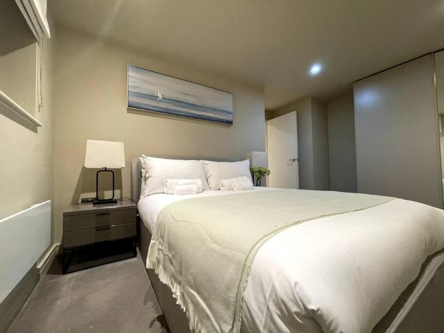 2Br Urban Vista Retreat Chcl F7 Chigwell Exterior foto